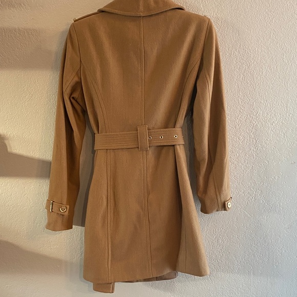 MICHAEL Michael Kors Tan Belted Trench Coat - Picture 6 of 13
